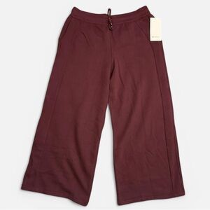 Women's Lululemon Wide Leg Scuba Sweatpants in Goodnight Plum